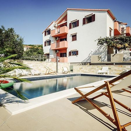 Apartments Martina Primosten Luaran gambar