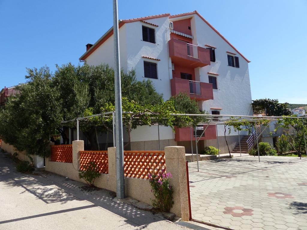 Apartments Martina Primosten Luaran gambar