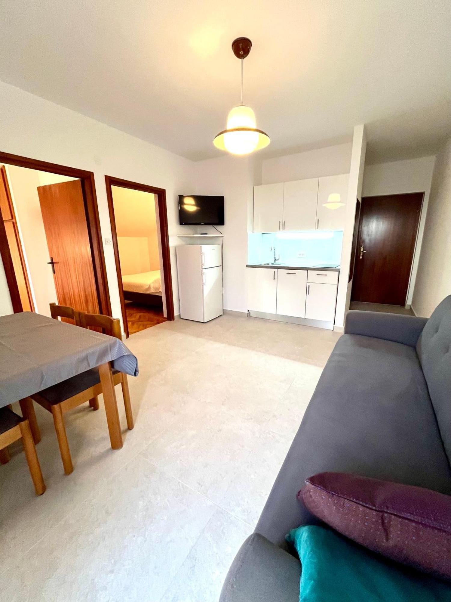 Apartments Martina Primosten Luaran gambar
