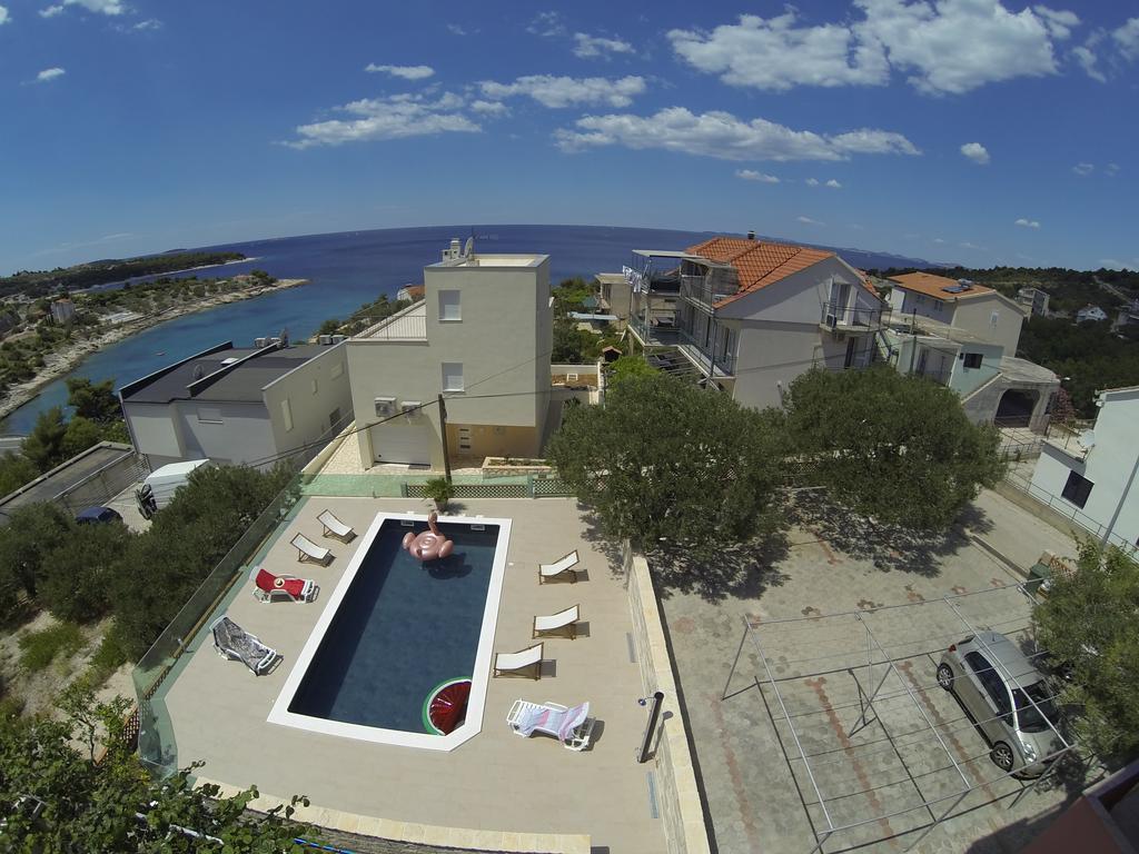 Apartments Martina Primosten Luaran gambar