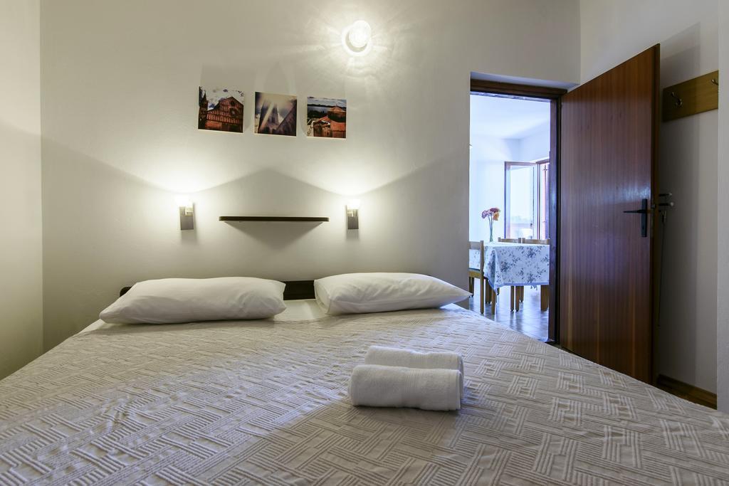 Apartments Martina Primosten Luaran gambar