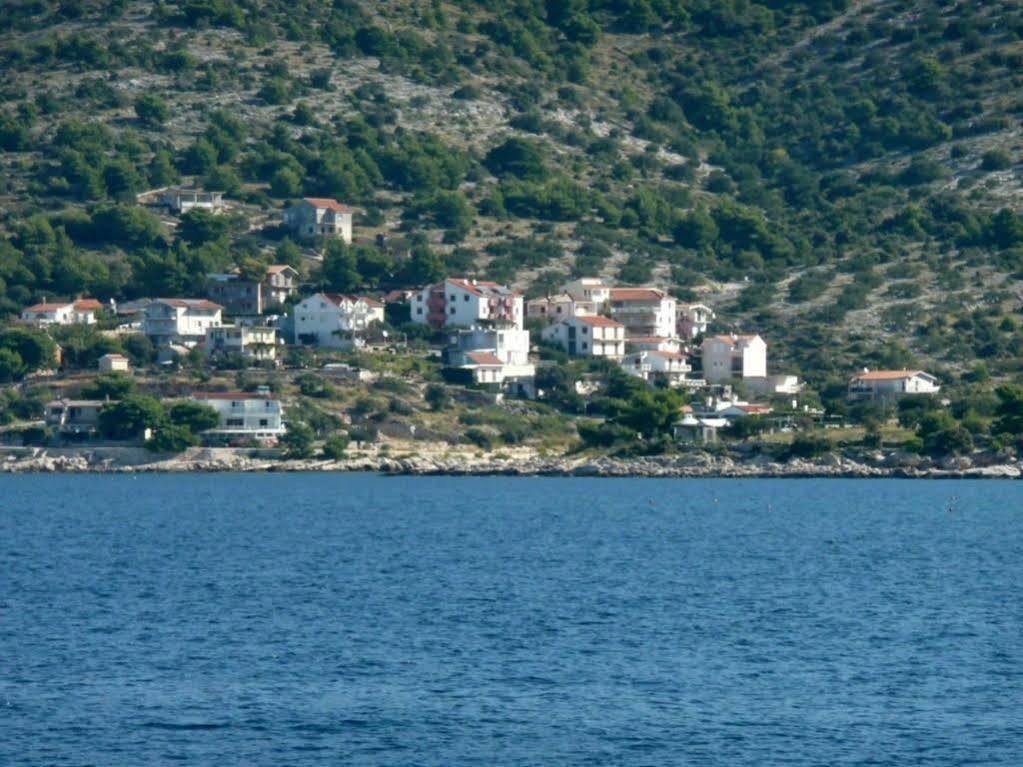 Apartments Martina Primosten Luaran gambar